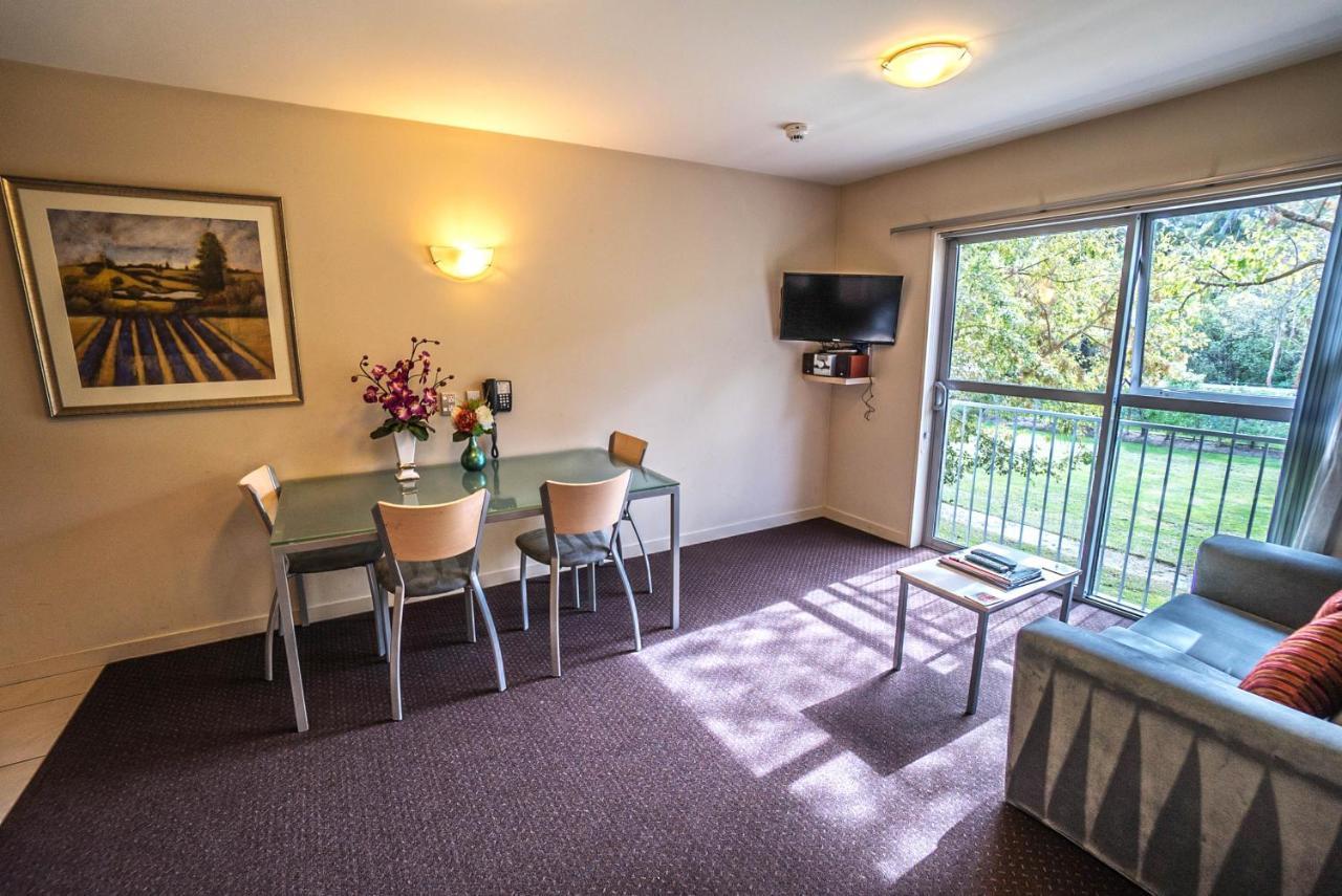 Motel Kings Of Riccarton With Airport Shuttle Service *