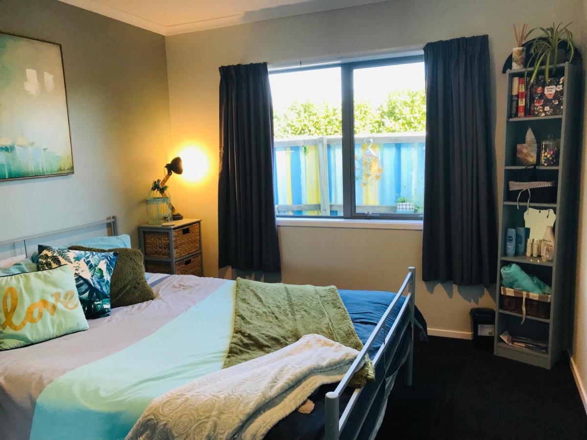 A Little Bit Beachy Modern Guest And Private Toilet Hospedagem domiciliar Christchurch