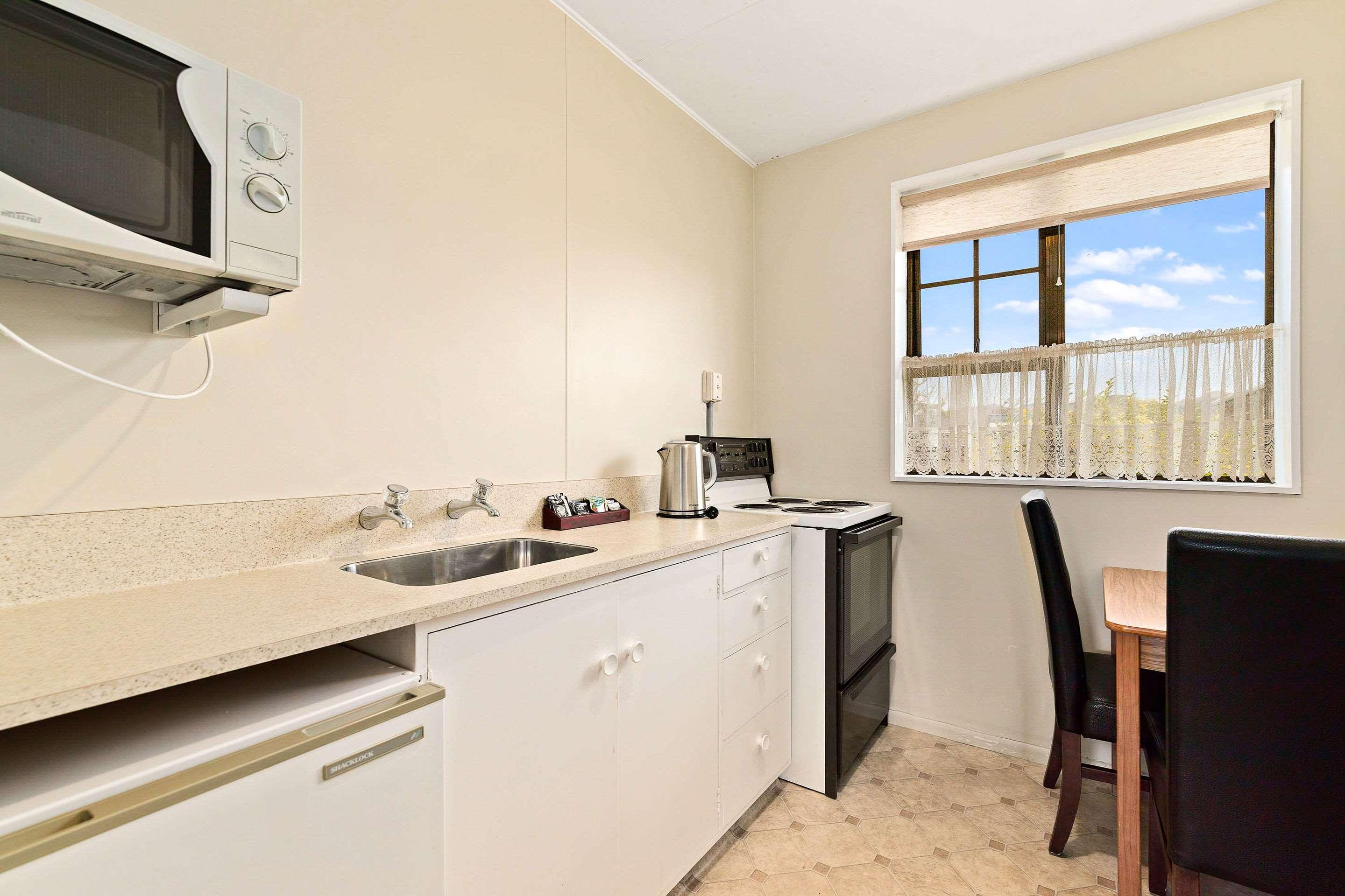Econo Canterbury Court Christchurch