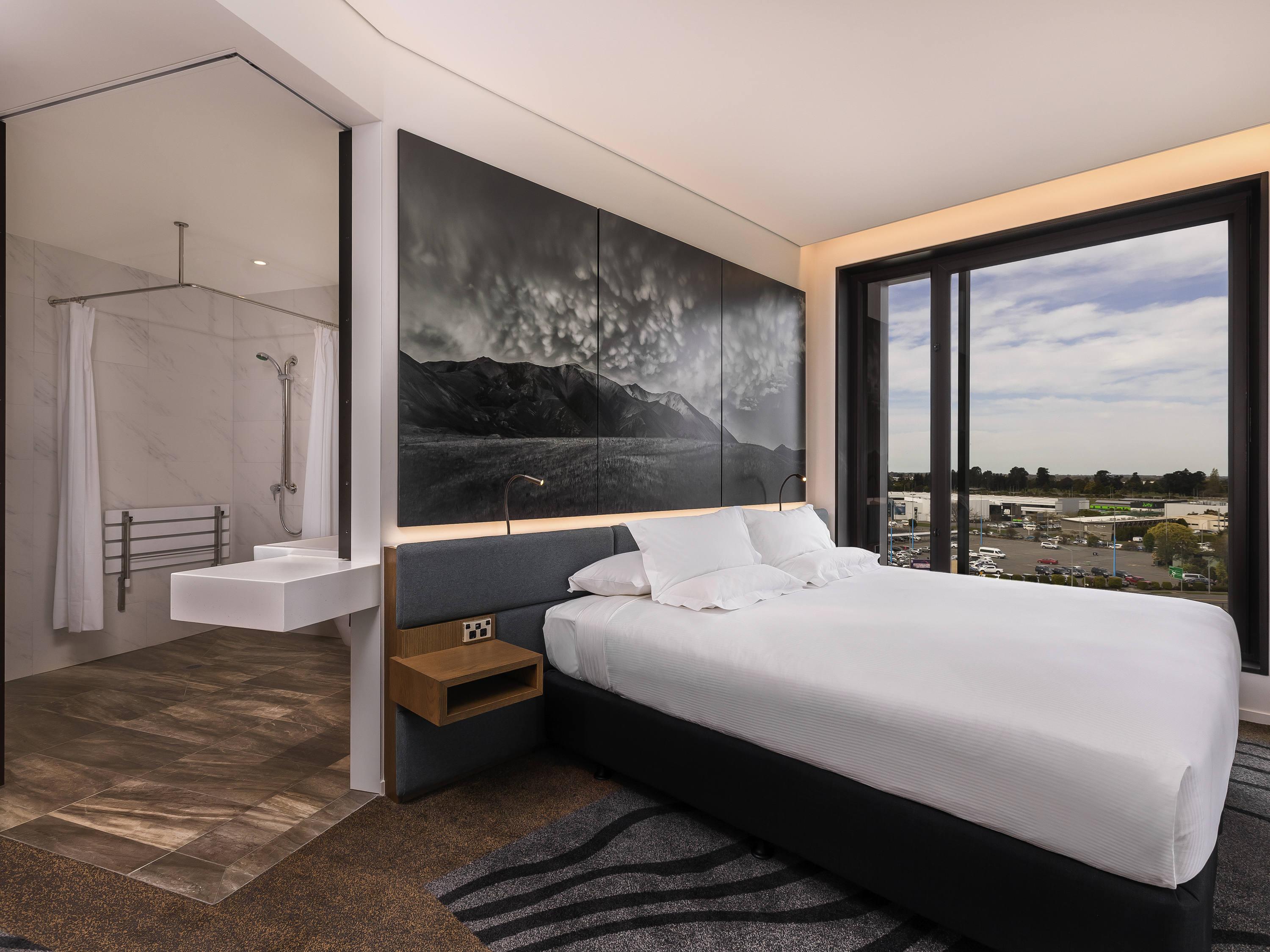 Novotel Airport 4*