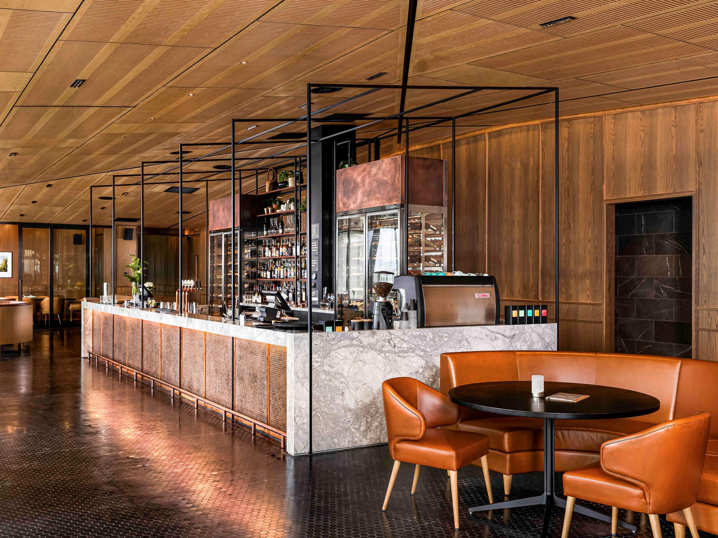 Novotel Airport Hotel 4*