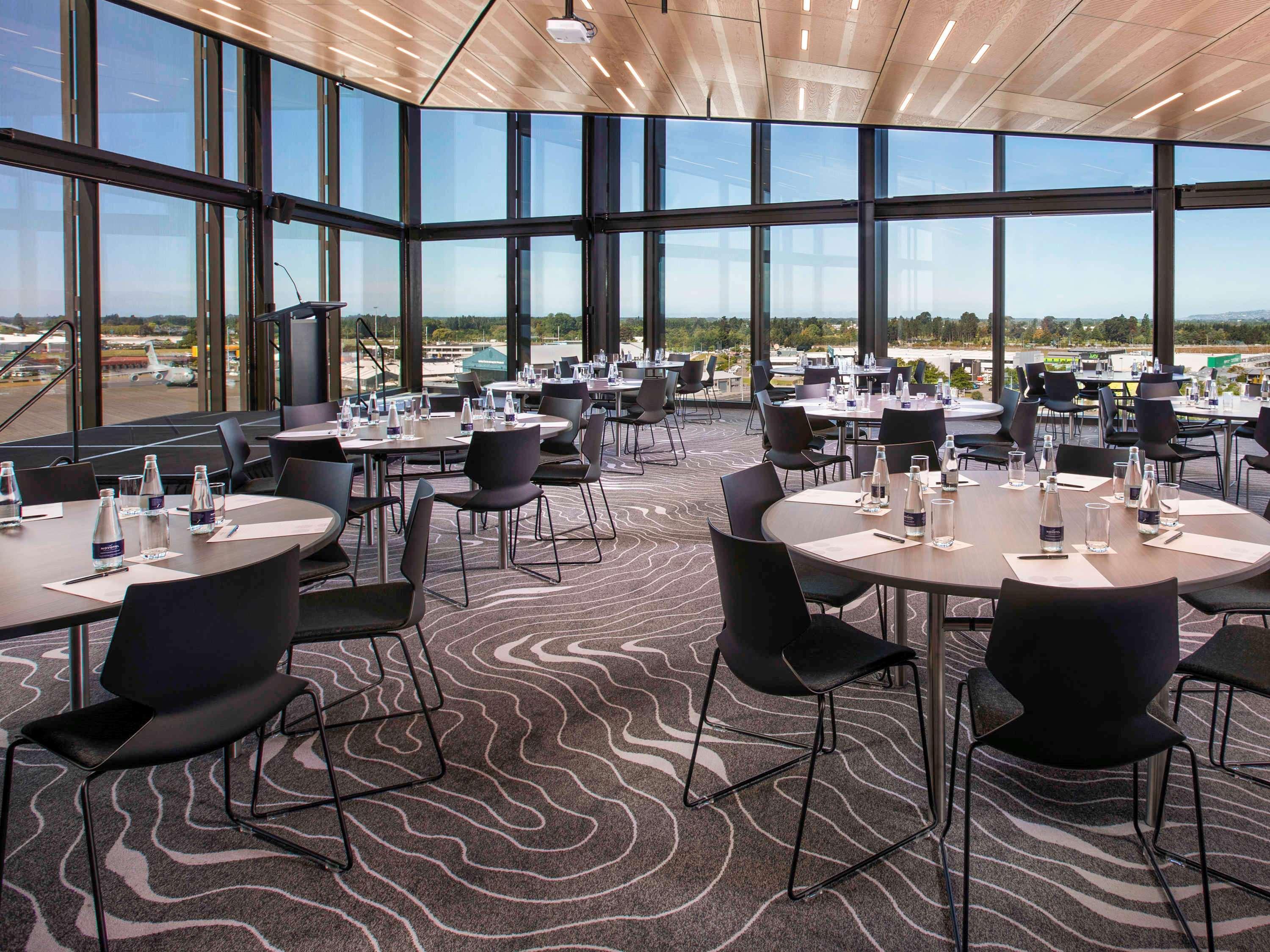 Novotel Airport 4*