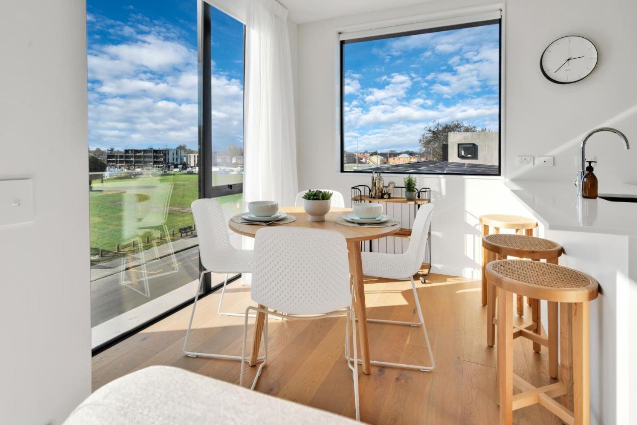 Floor Luxury W Sunny Balcony