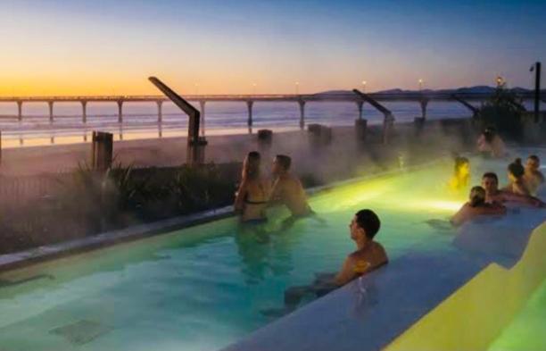A Little Bit Beachy Modern Guest And Private Toilet Hospedagem domiciliar *