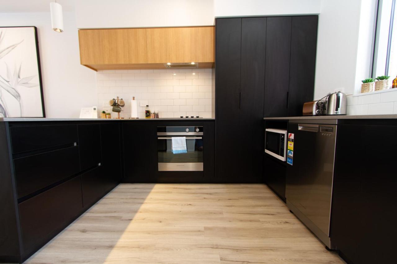 Peaceful 2 Bed Pad W/carpark Christchurch