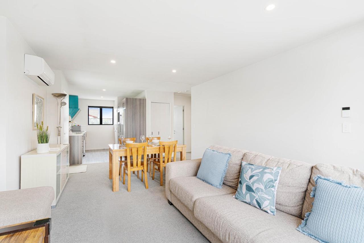 Apartment Cozy Merivale Two Bed W Parking
