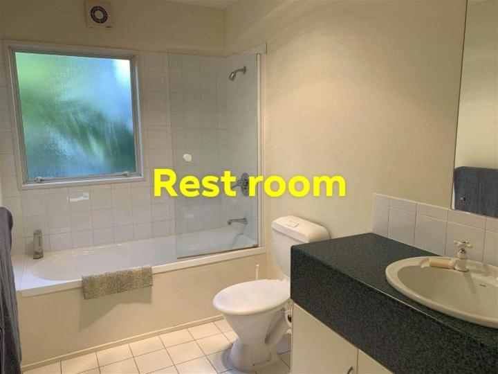 Homestay, Millions Dollars View At Mount Pleasant Homestay