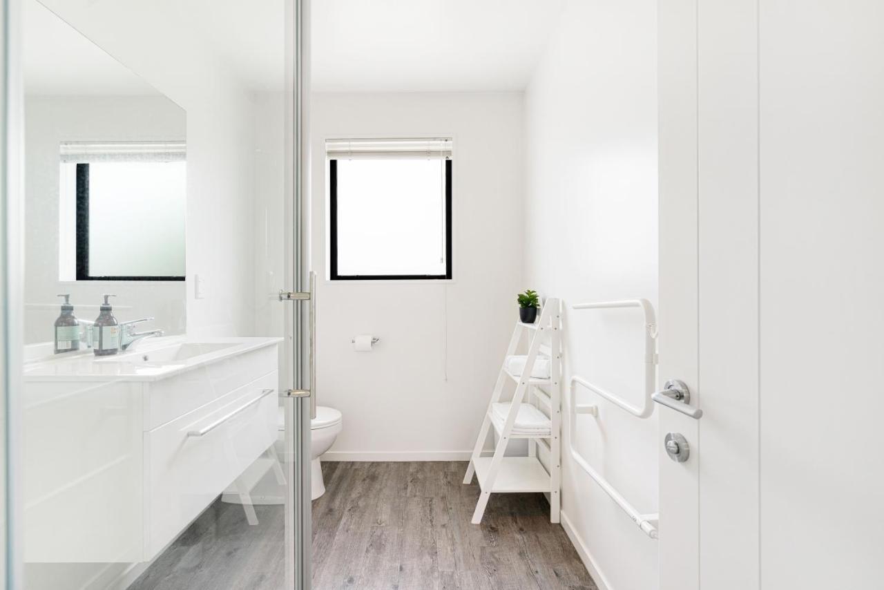 Apartment Cozy Merivale Two Bed W Parking *