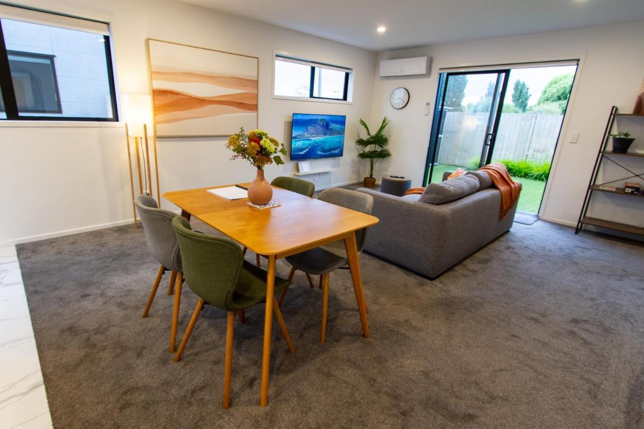 St Albans 2 Bed Townhouse With Carpark