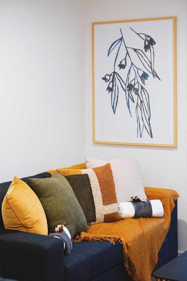 1 Bed Deluxe W/carpark Apartment *