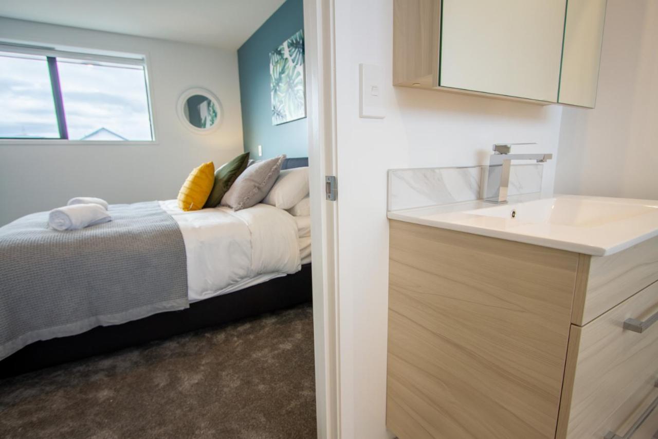 Glamorous 2 Bed Cbd Townhouse W/king Bed Apartment