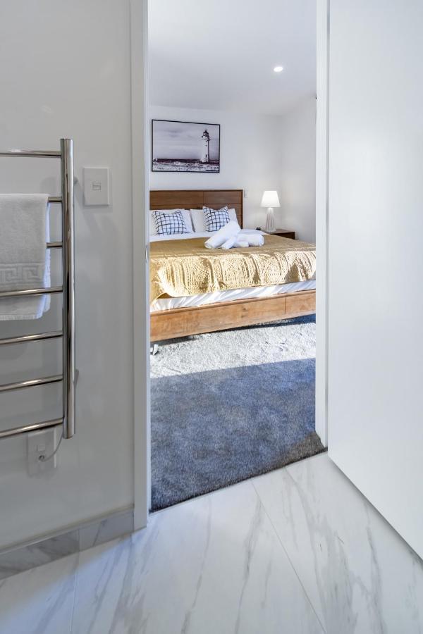 Apartment Modern 3 Bed Overlooking Hagley Park