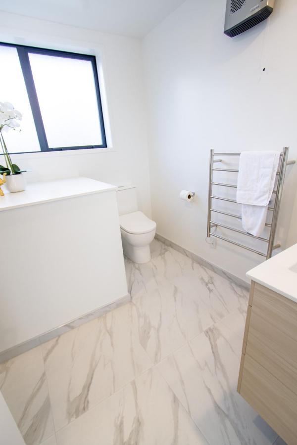 Stone Throw To Hagley Park And Chch Hostpital 2 Bedroom 2 Bathroom Christchurch