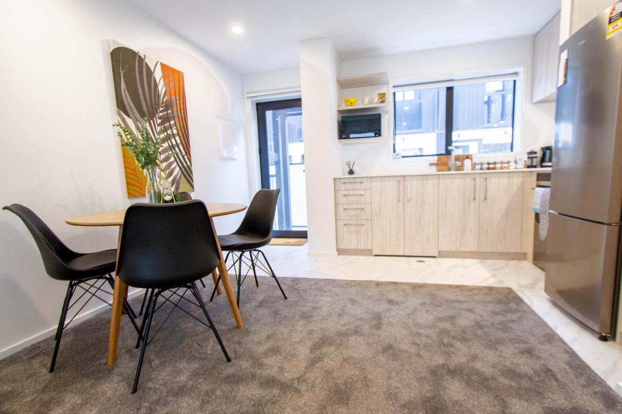 Stone Throw To Hagley Park And Chch Hostpital 2 Bedroom 2 Bathroom Apartment