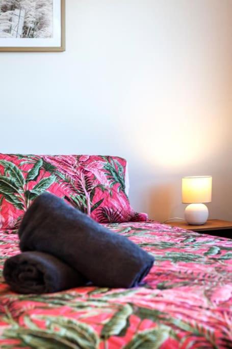 Stylish Townhouse With Hot Tub * Christchurch
