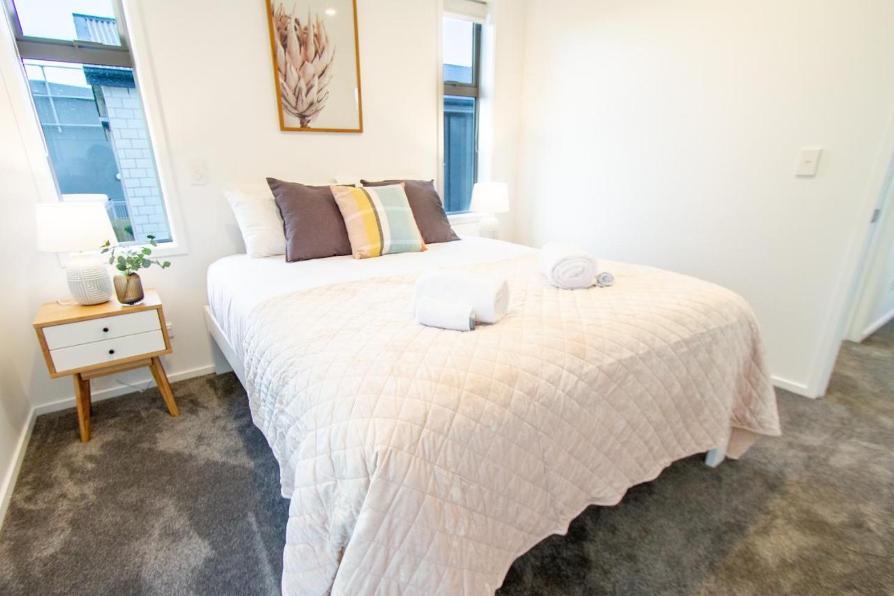 2 Bedrooms Overlooking Park - Exquisite Views Apartment *