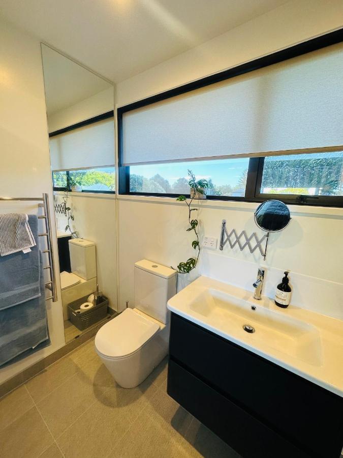 Beckenham Studio On Tree Lined Street *