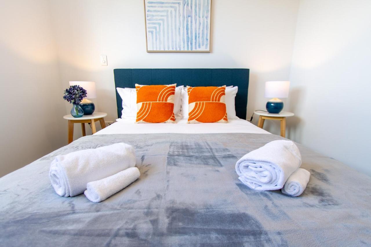 Vacation Riccarton 2 Bed 2 Bath W/carpark