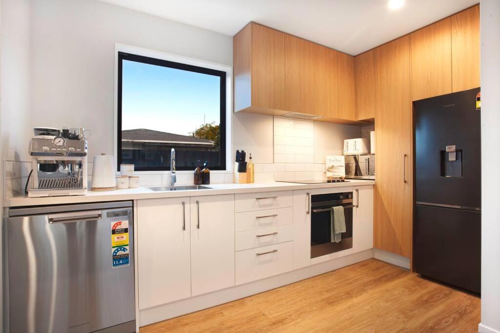 Stylish Townhouse With Hot Tub Apartment *