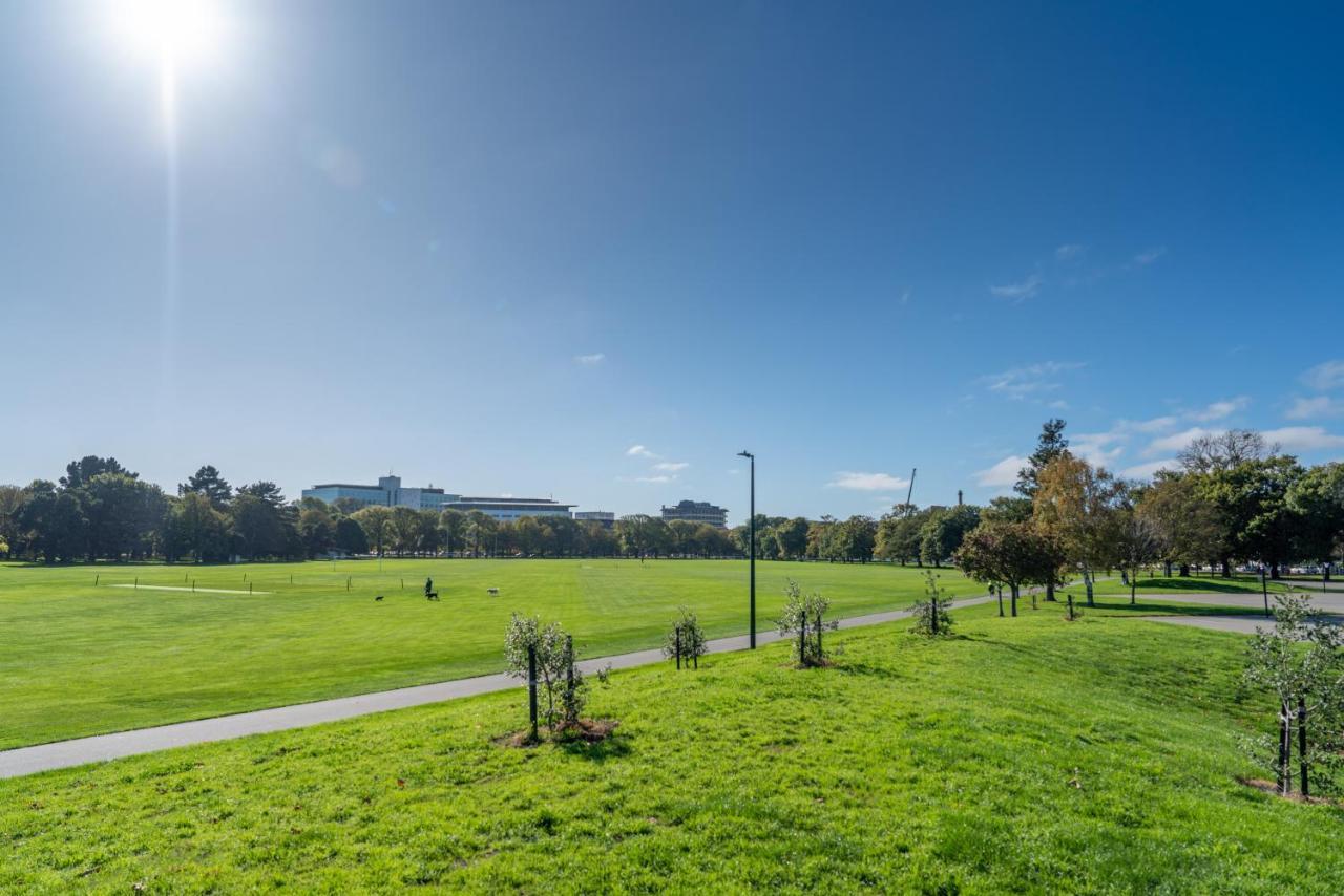 Apartment King Bed On Hagley Park Corner In The Cbd Christchurch