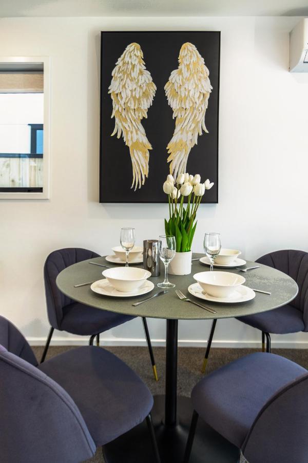 Awaits 2 Bed 2 Bath With Carpark Christchurch