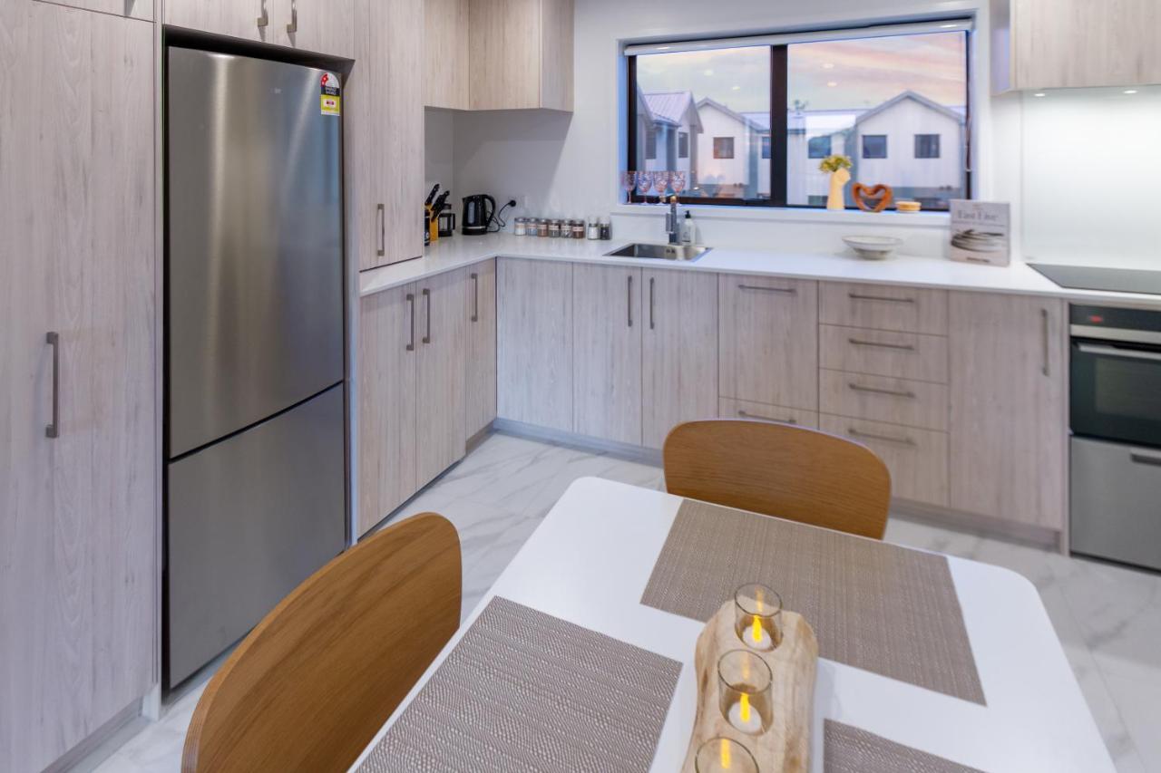 Apartment Sunrise From Your Balcony 2 Bed 2 Bath Christchurch