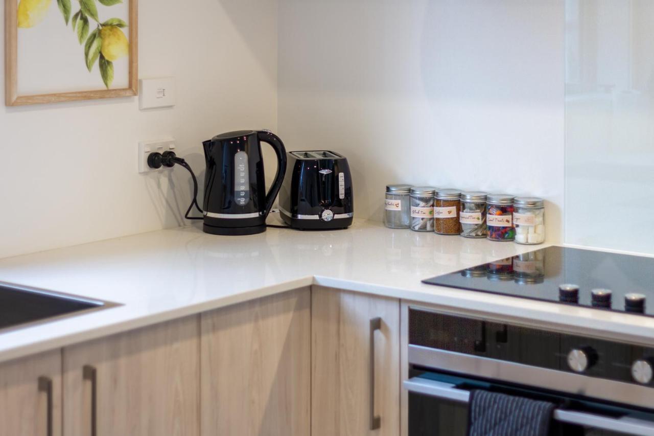 Hear The Wind In The Trees - 2 Bed 1 Bath 1 Garage Christchurch
