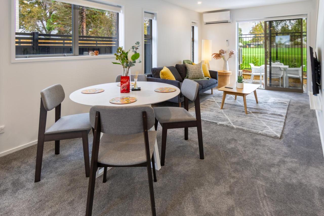 Hear The Wind In The Trees - 2 Bed 1 Bath 1 Garage * Christchurch