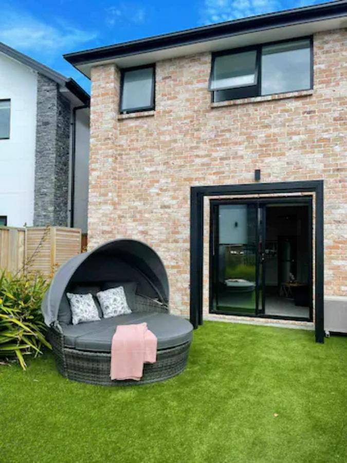 Modern 2 Bedroom By Hagley Park Holiday home Christchurch