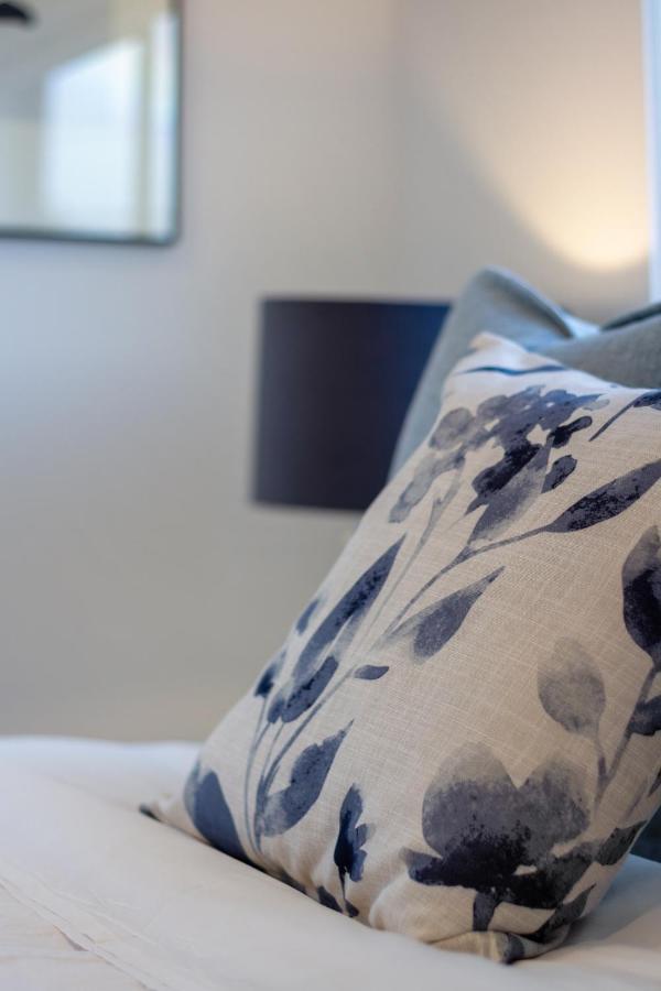 Explore Addington And Cbd 1 Bed W/carpark Apartment *