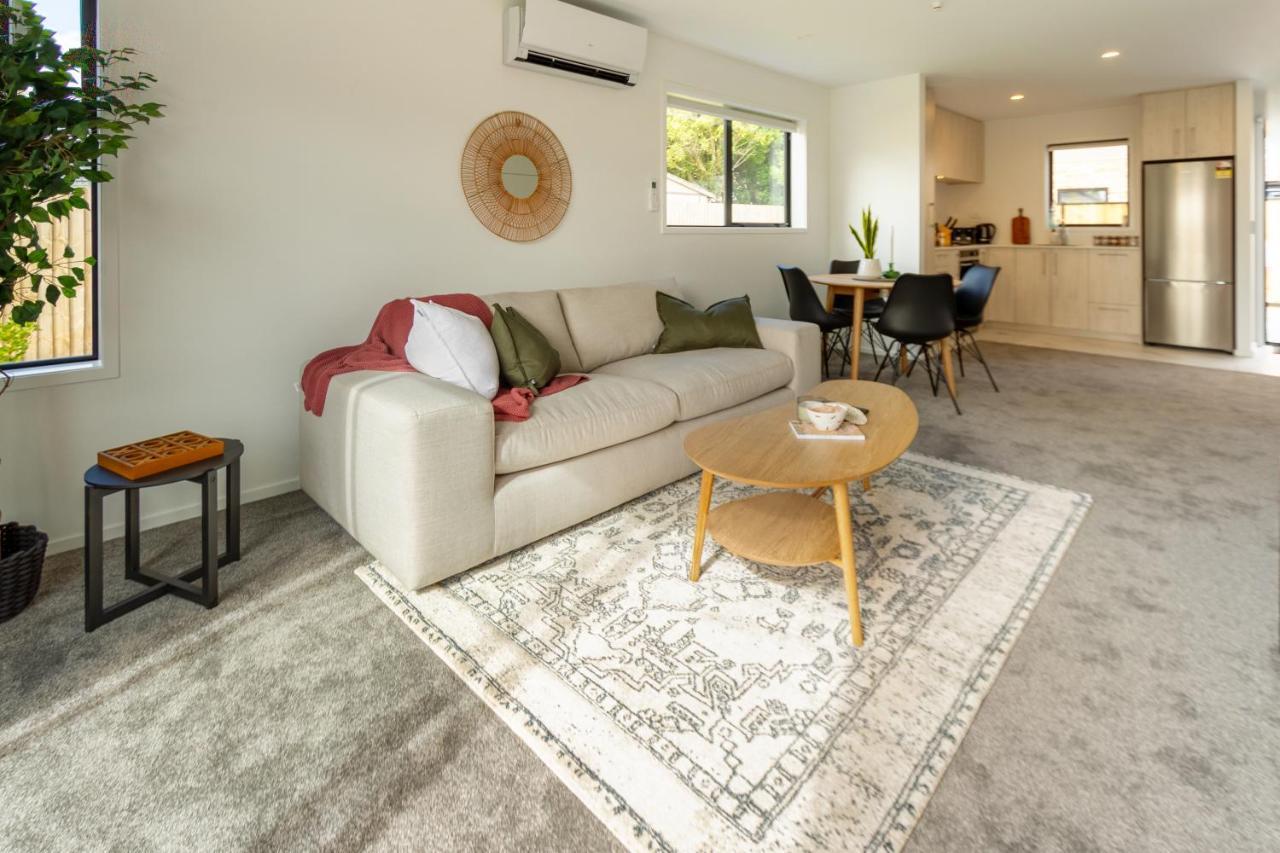 Riccarton 2 Bed 1 Bath W/garage * Christchurch