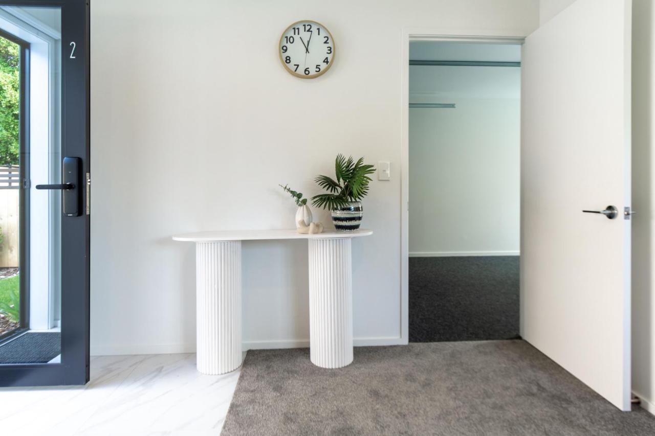 Riccarton 2 Bed 1 Bath W/garage * Christchurch