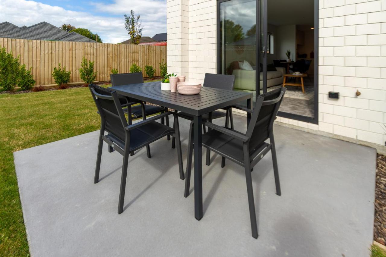 Riccarton 2 Bed 1 Bath W/garage Apartment Christchurch