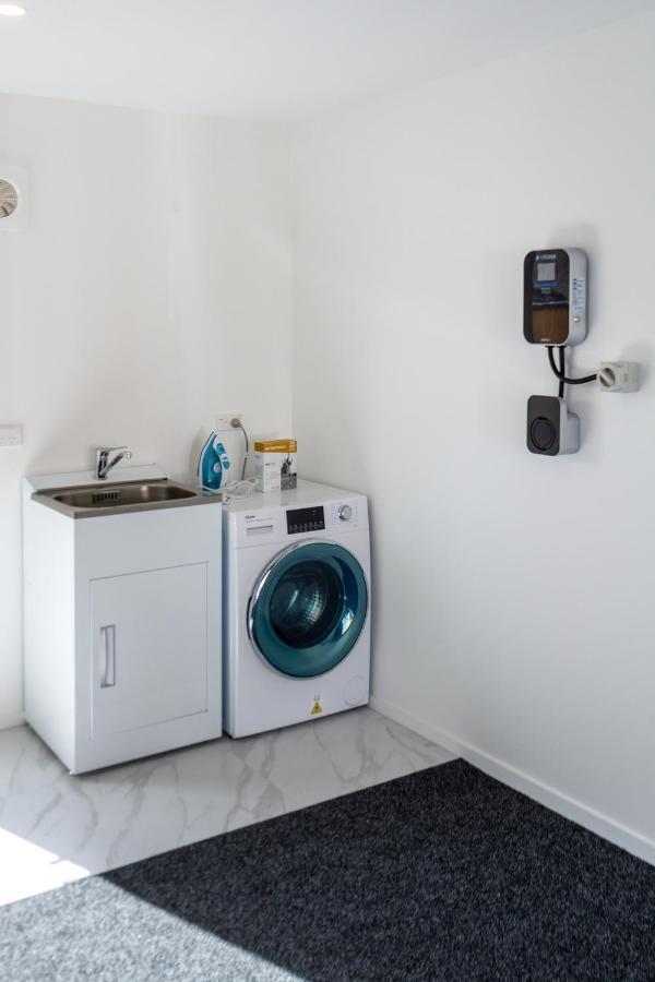 Riccarton 2 Bed 1 Bath W/garage Christchurch