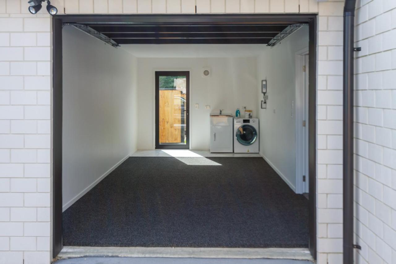 Apartment Riccarton 2 Bed 1 Bath W/garage