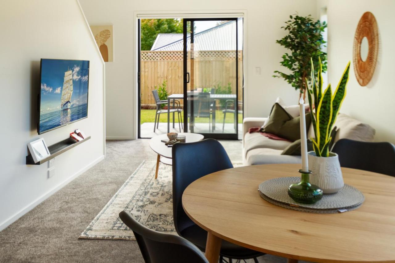 Apartment Riccarton 2 Bed 1 Bath W/garage *