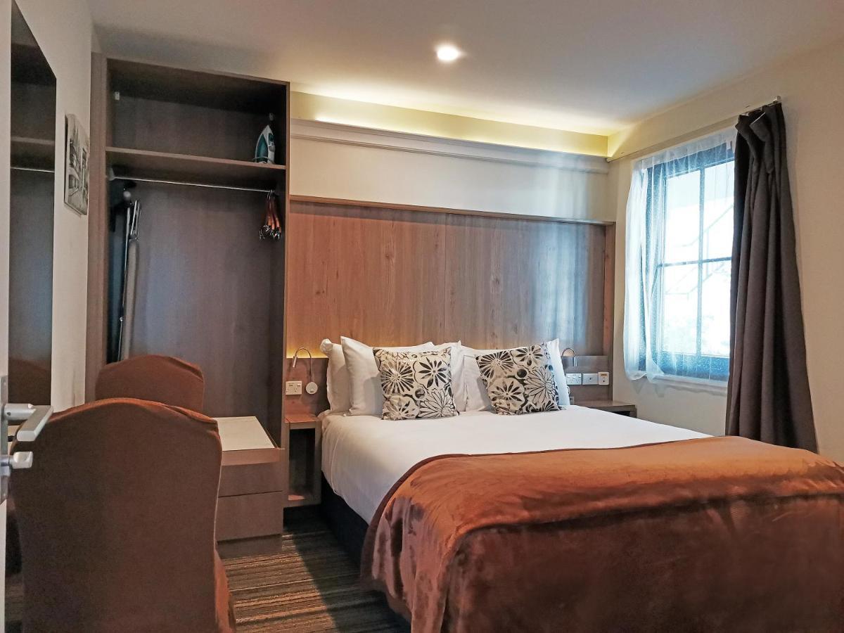 The Salisbury Business Class Hotel