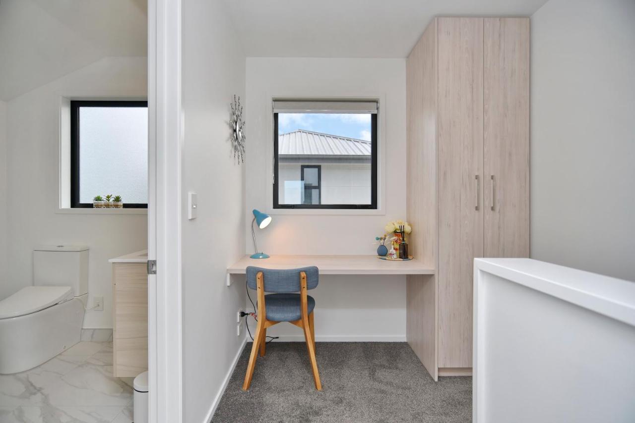 Sea Air And Sandy Beach, Beautiful 1 Bed 1 Bath