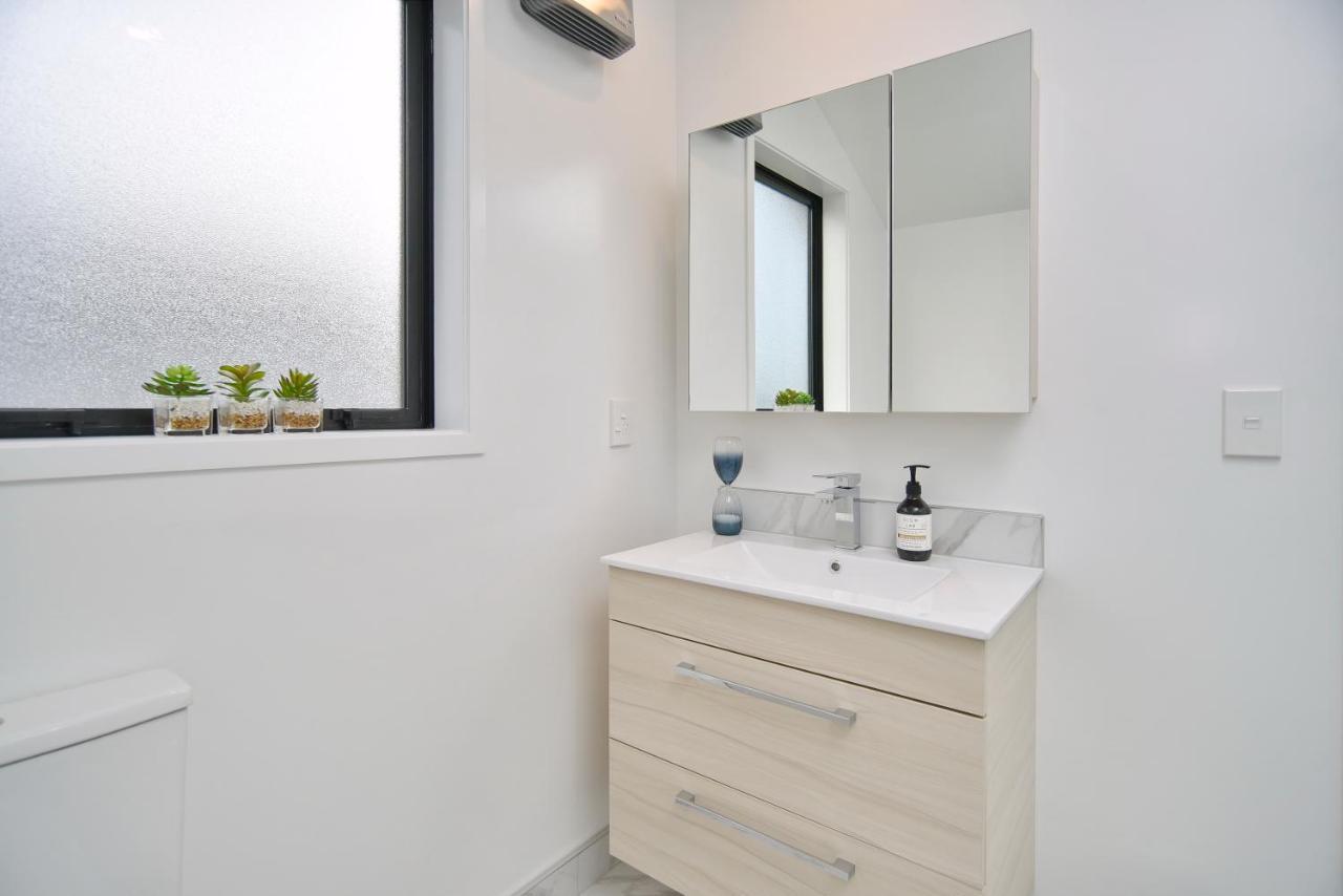Apartment Sea Air And Sandy Beach, Beautiful 1 Bed 1 Bath Christchurch