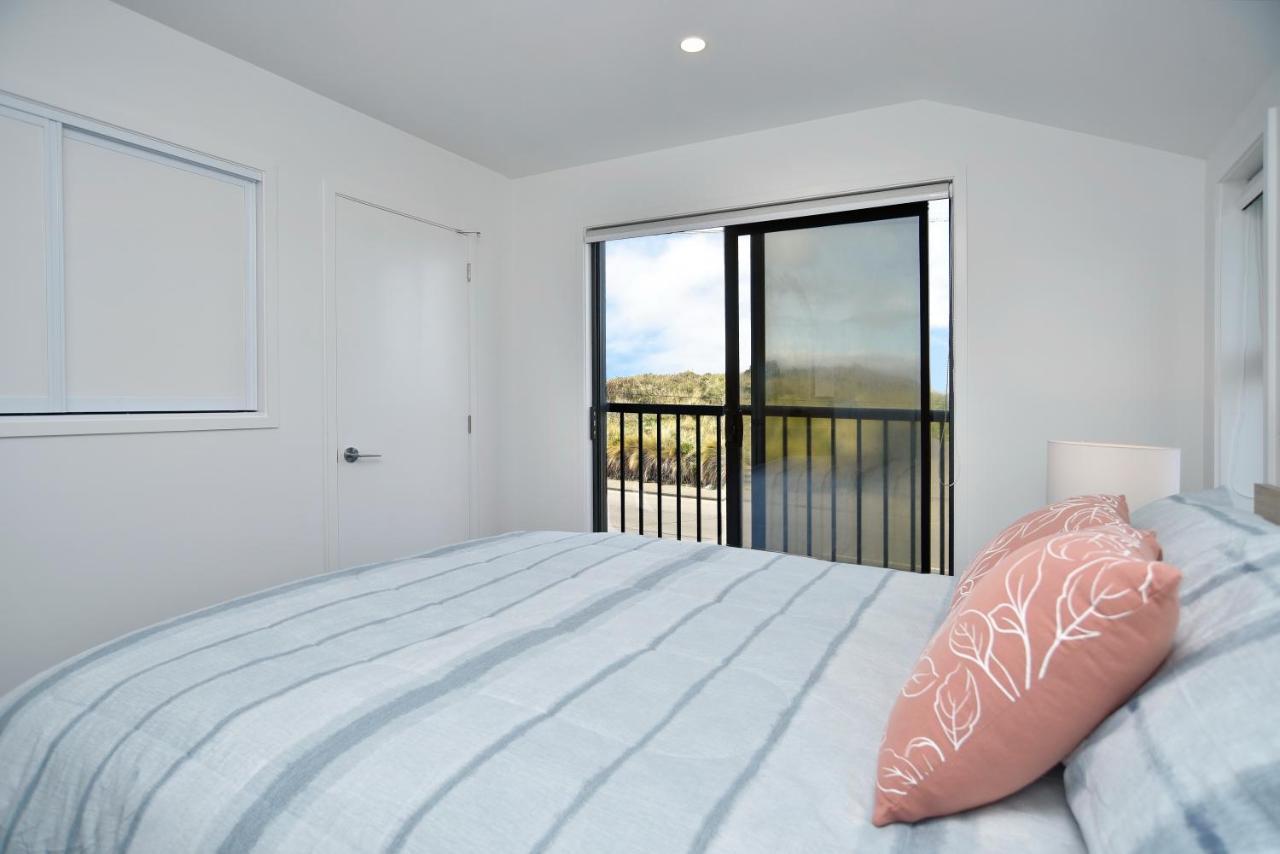 Sea Air And Sandy Beach, Beautiful 1 Bed 1 Bath Christchurch