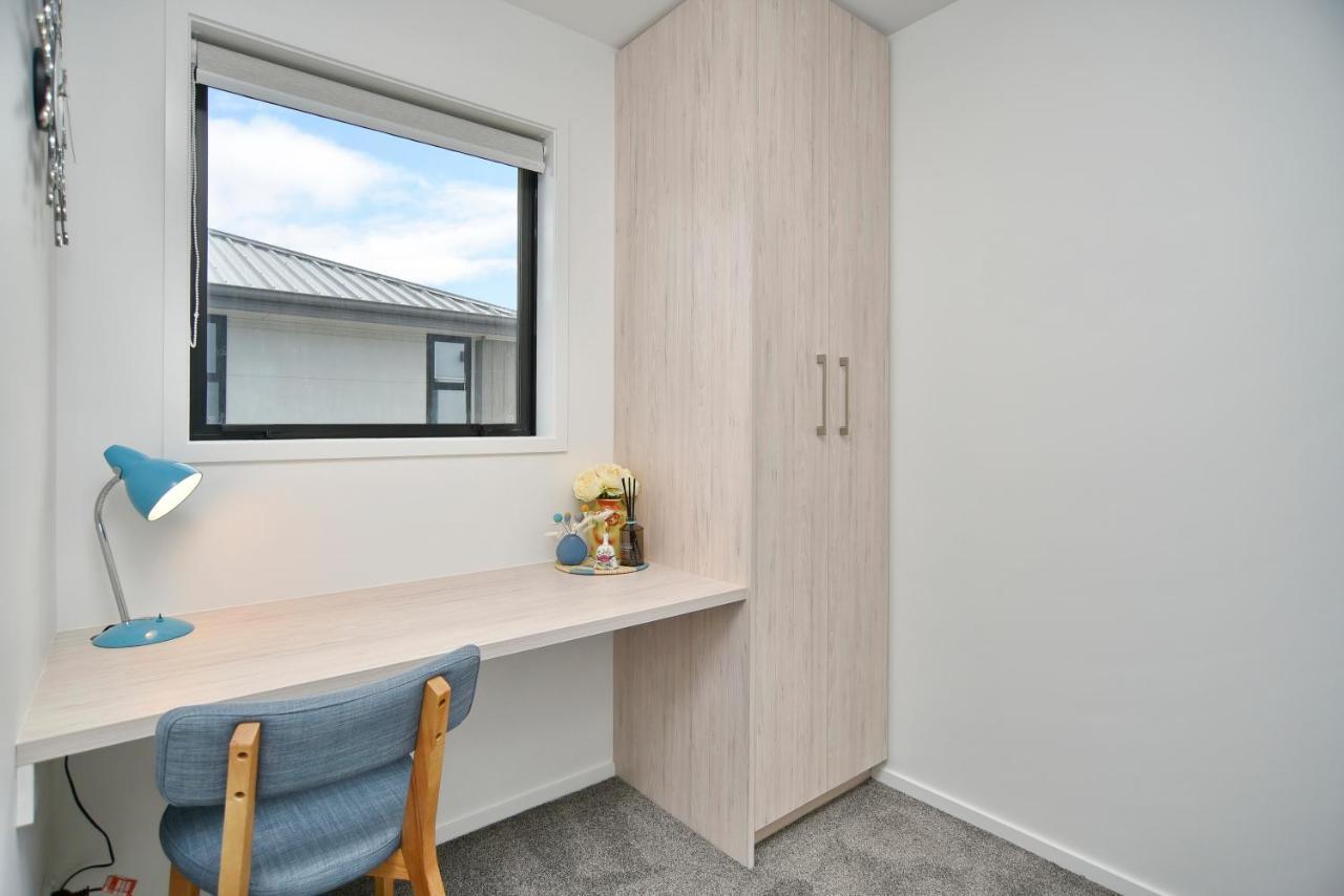 Sea Air And Sandy Beach, Beautiful 1 Bed 1 Bath Christchurch