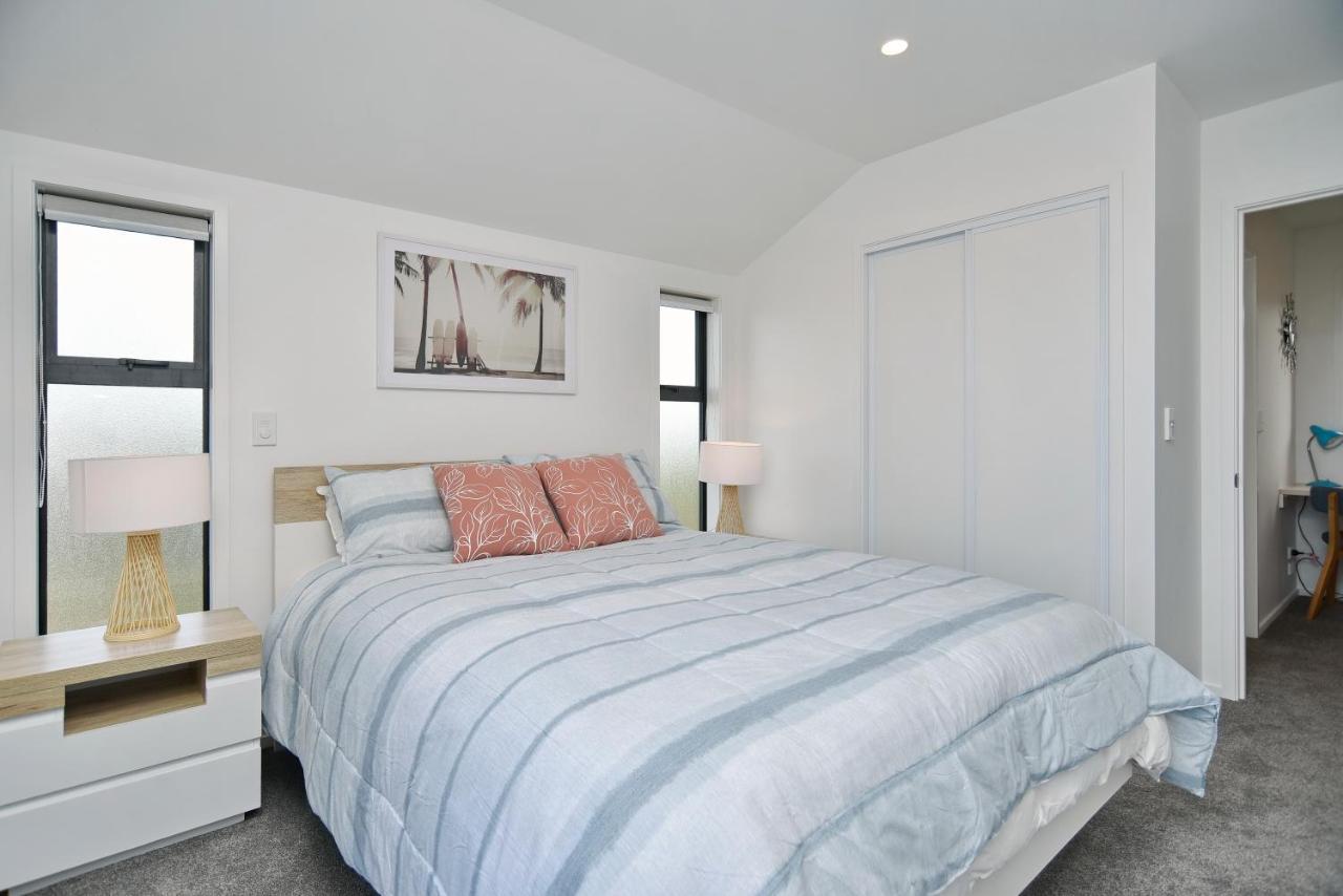 Apartment Sea Air And Sandy Beach, Beautiful 1 Bed 1 Bath Christchurch