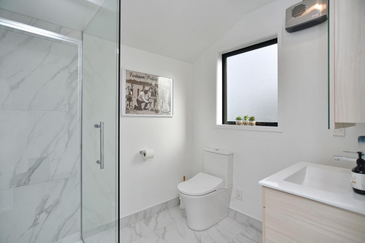Sea Air And Sandy Beach, Beautiful 1 Bed 1 Bath Apartment Christchurch