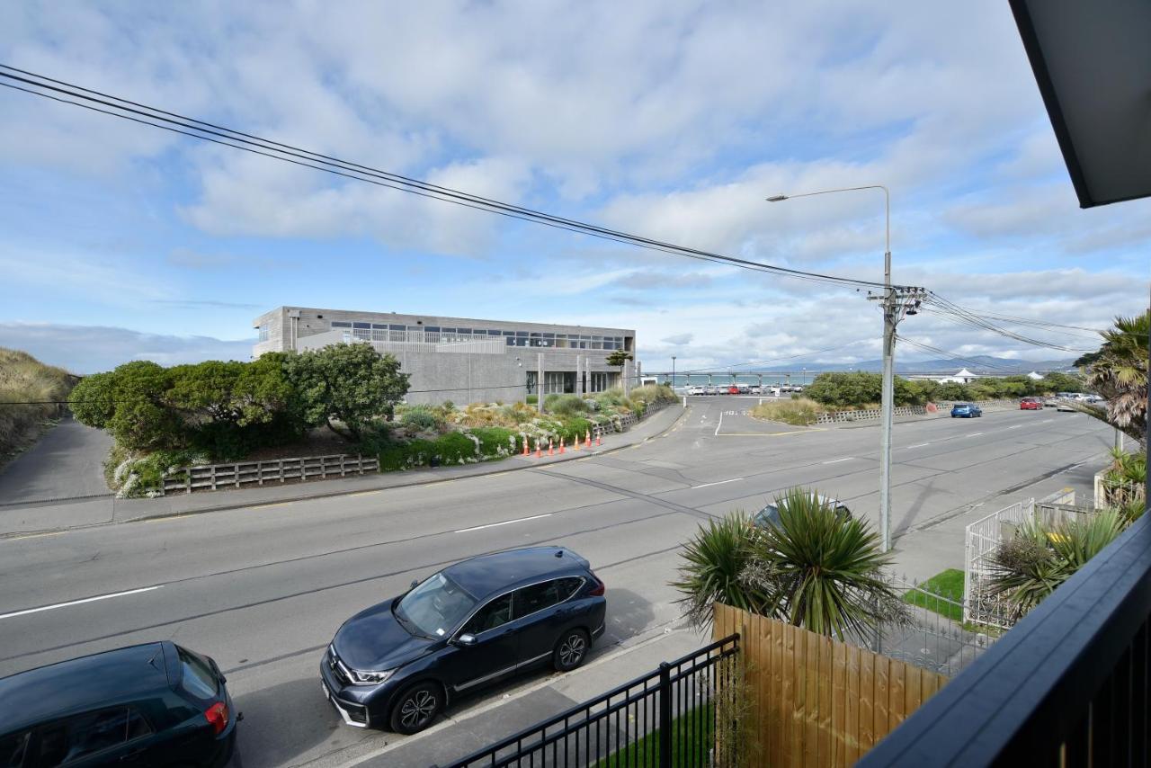 Apartment Sea Air And Sandy Beach, Beautiful 1 Bed 1 Bath *