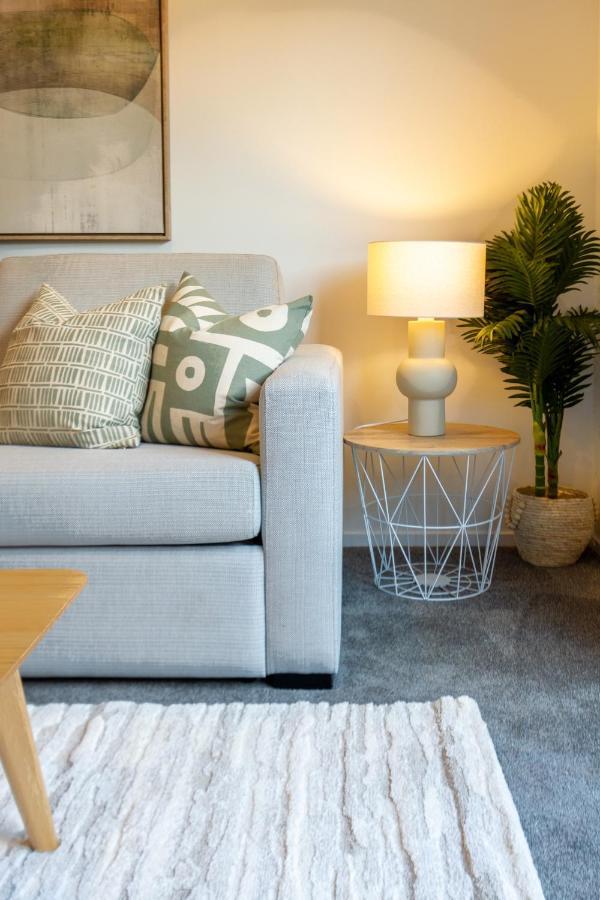 Urban Park Escape 2 Bed 2 Bath W/carpark