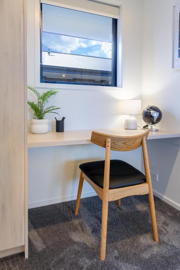 1 Bedroom 1 Bath, Executive Escape, Northlands Mall Apartment Christchurch