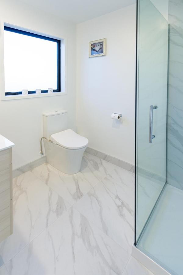 Wave Side Escape 1 Bed 1 Bath, New Brighton Apartment *