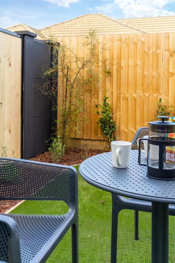 1 Bedroom 1 Bath, Executive Escape, Northlands Mall * Christchurch