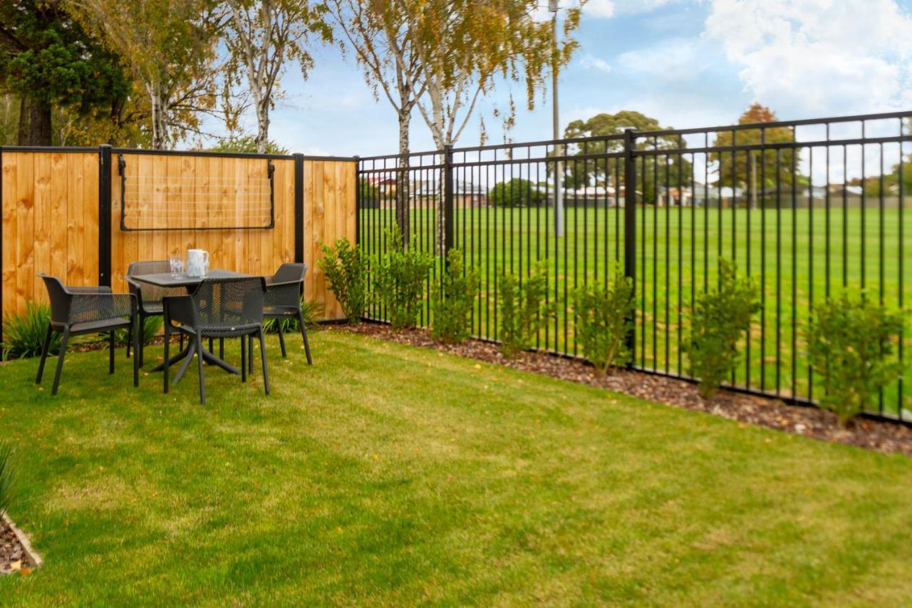 Peaceful Park View Townhouse 2 Bed W/carpark Christchurch