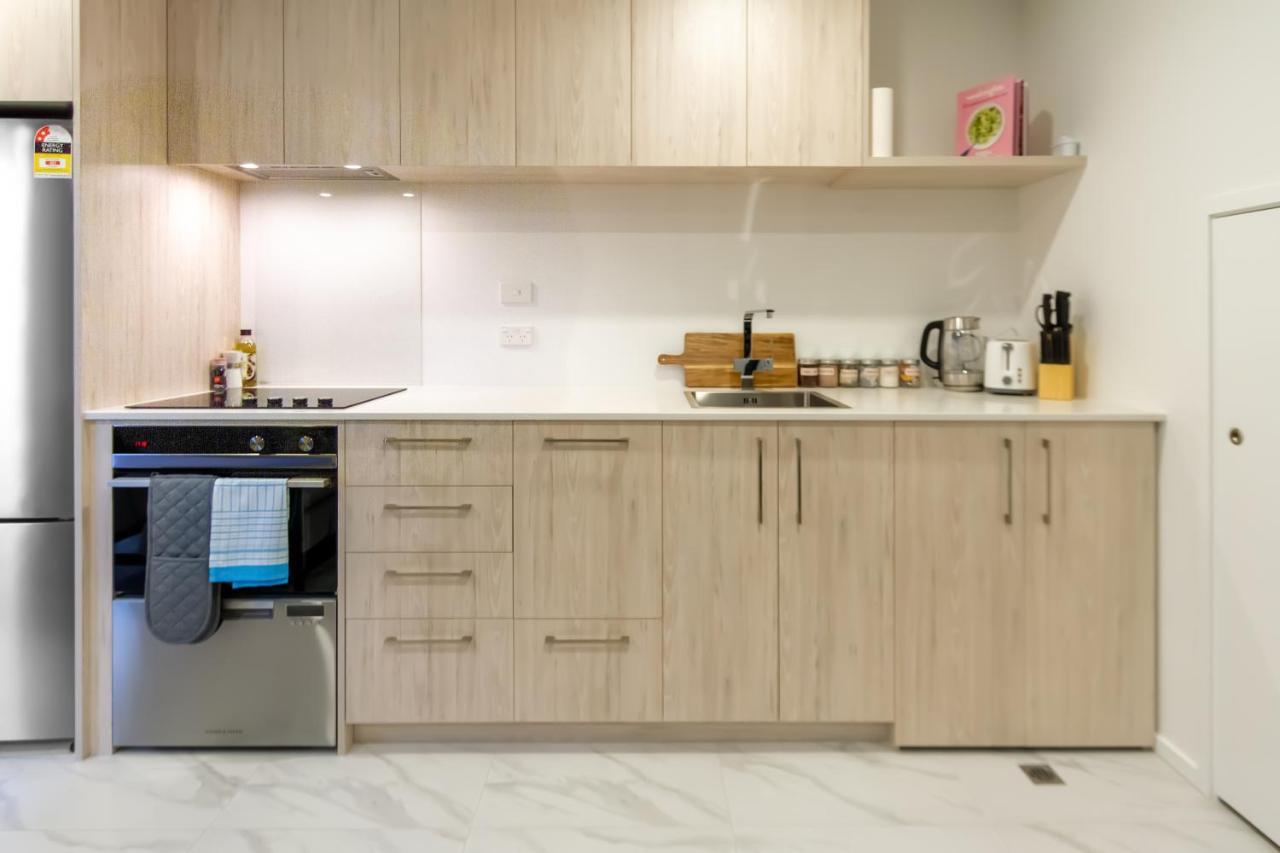 Chic Cbd Townhouse 2 Bed 2 Bath Apartment *